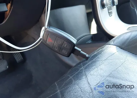 2011 Volvo S40 T5/T5 R-Design from USA, damaged, VIN YV1672MS8B2532093